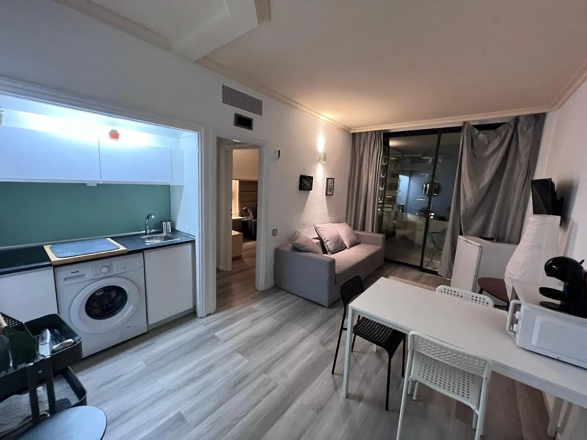 Apartahotel Luxury Apartment With Pool View Costa Adeje  España